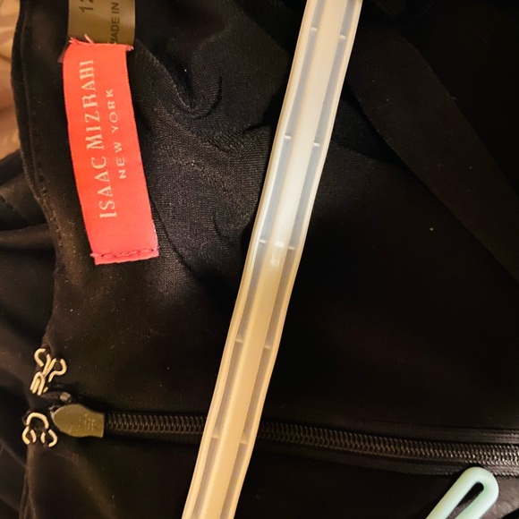 It has pockets! - Picture 4 of 5